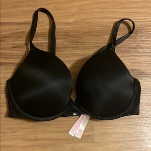 PINK Victoria's Secret Black T-Shirt Bra with Molded Cups